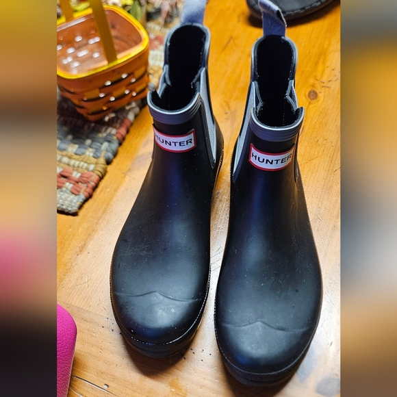 Hunter Classic Black Chelsea Boots - Picture 1 of 4